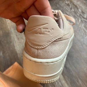 Nike Air Force 1 Pixel